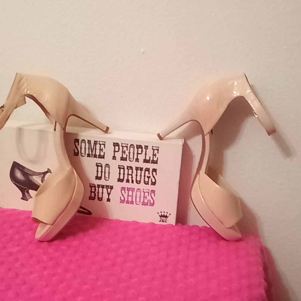 NWOT Alex Marie Heels